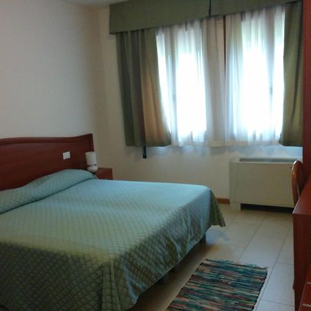 Campagna Lupia Agriturismo La Chioccia חדר תמונה