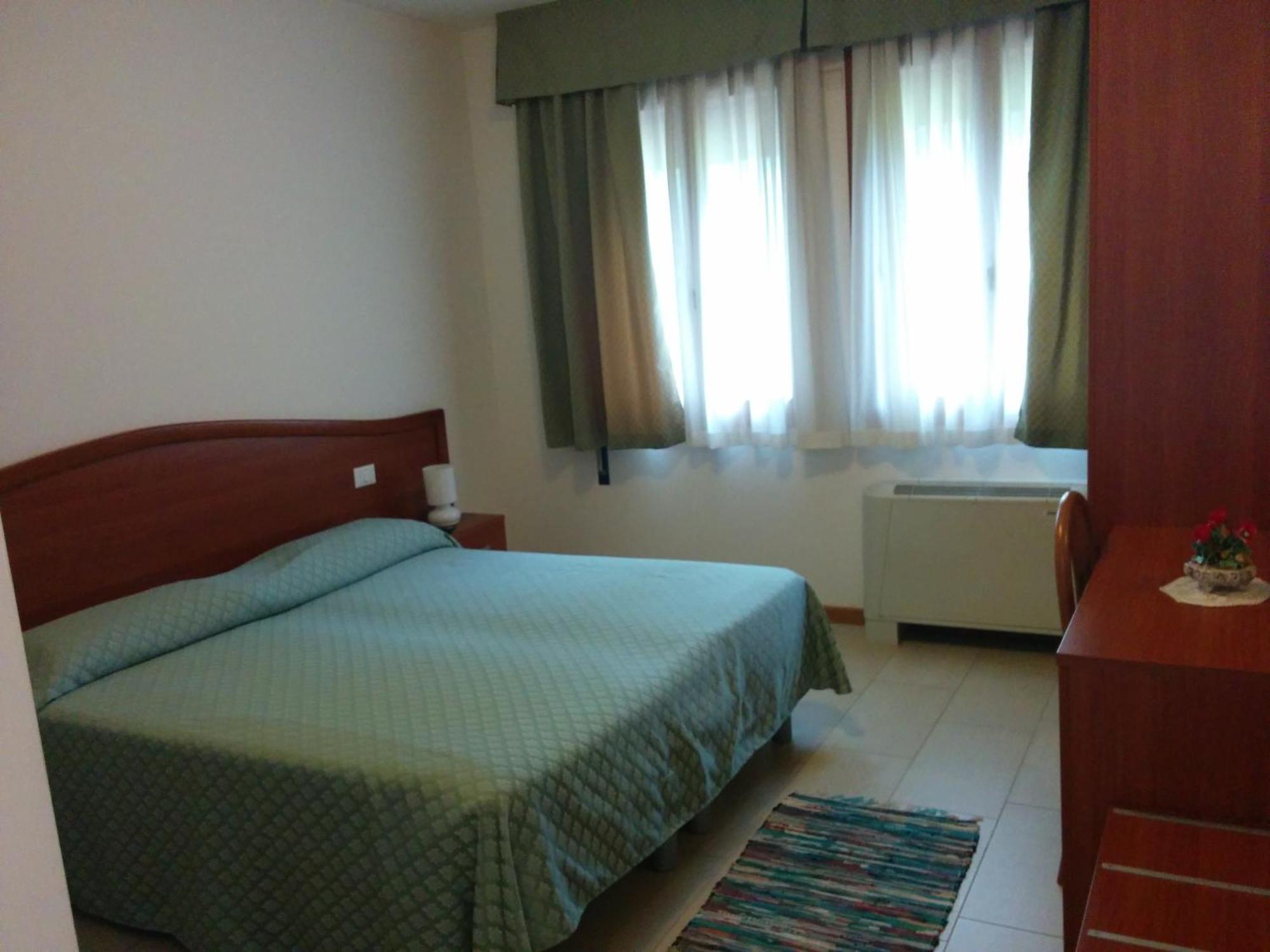 Campagna Lupia Agriturismo La Chioccia חדר תמונה