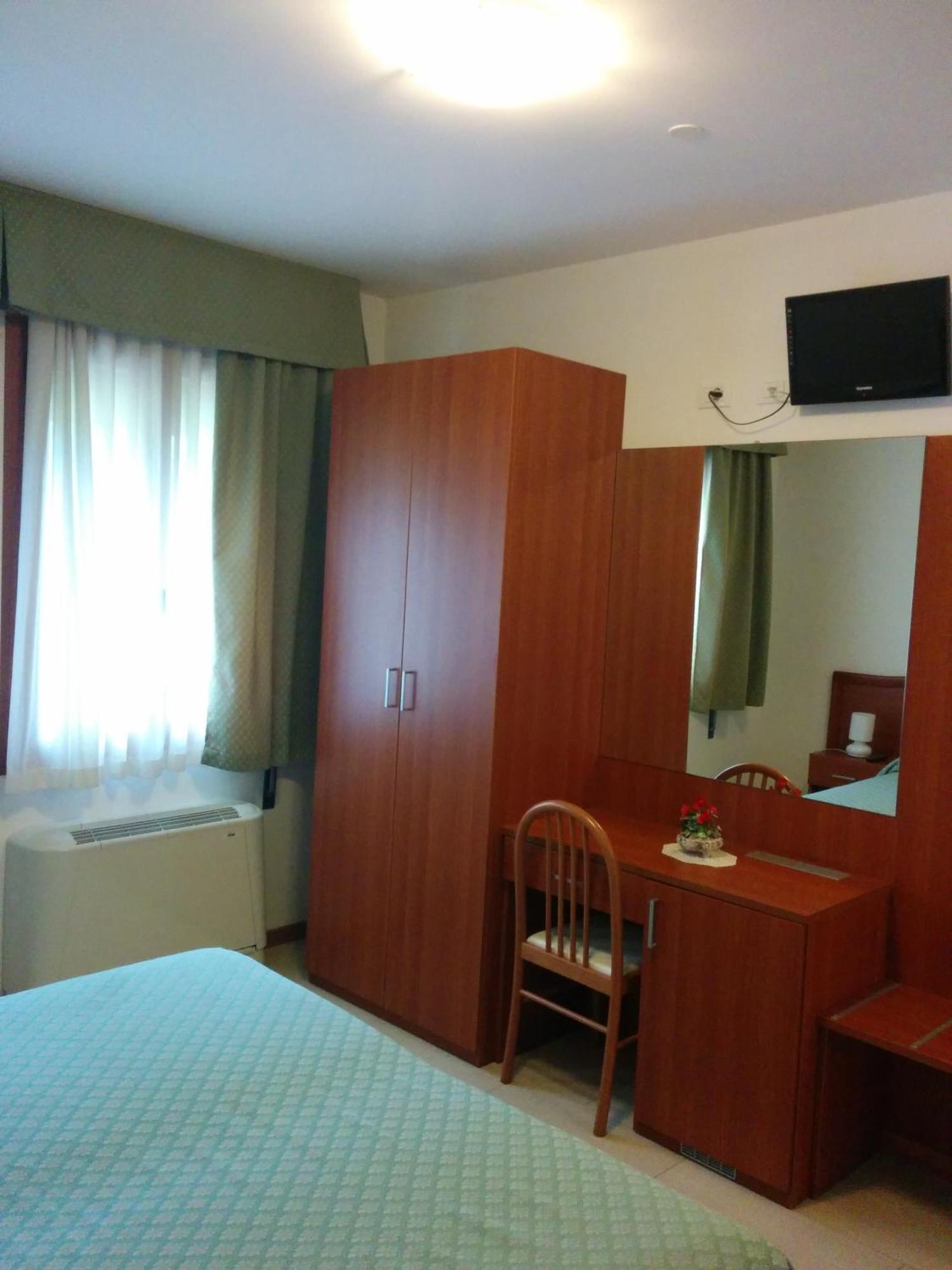 Campagna Lupia Agriturismo La Chioccia חדר תמונה
